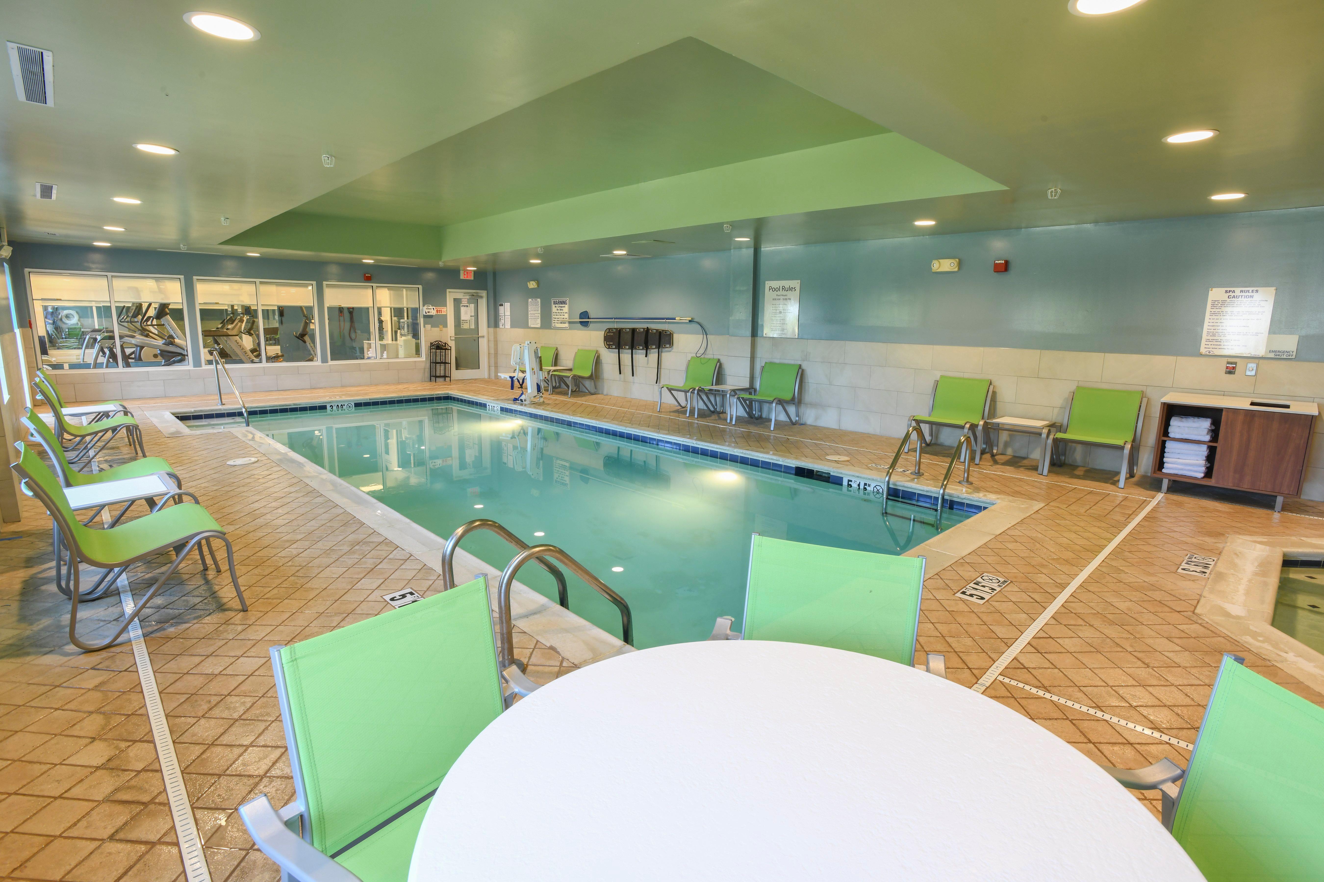 Holiday Inn Express Hotel & Suites Richwood - Cincinnati South, An Ihg Hotel Buitenkant foto